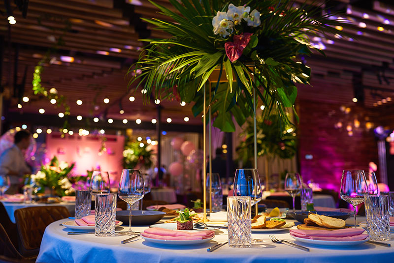 Гуляти так з розмахом: ТОП кращих преміальних локацій Києва для корпоративу Гуляти так з розмахом: ТОП кращих преміальних локацій Києва для корпоративу