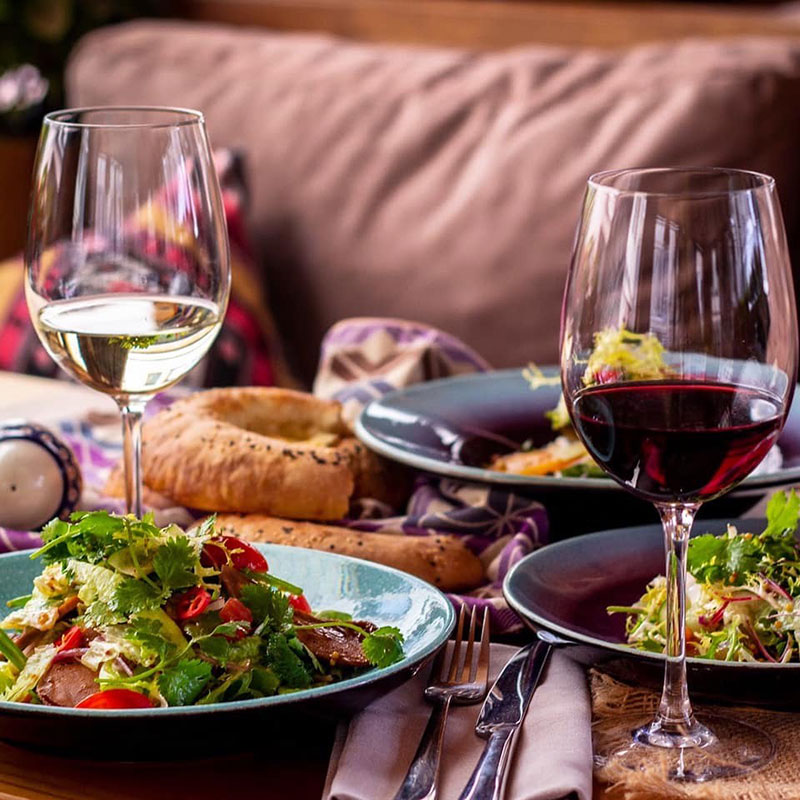 Їж. Знову їж. Кохай: Куди піти у День Закоханих у Києві Їж. Знову їж. Кохай: Куди піти у День Закоханих у Києві