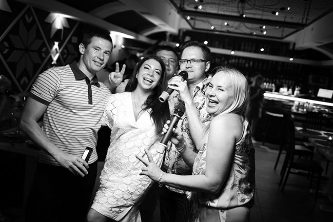 Інтелігентне Dance-Karaoke в ресторані Prynada Ukrainian Cafe Інтелігентне Dance-Karaoke в ресторані Prynada Ukrainian Cafe