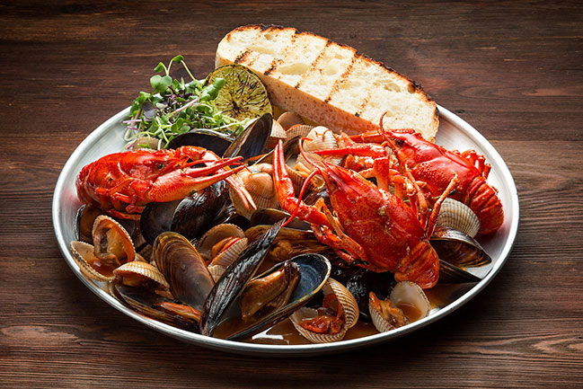 У Києві відкривається рибне місце Риба-Пила на Палаці Україна У Києві відкривається рибне місце Риба-Пила на Палаці Україна