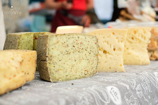 Say cheese: крафтові українські та європейські сири на 16-му Kyiv Food and Wine Festival Say cheese: крафтові українські та європейські сири на 16-му Kyiv Food and Wine Festival