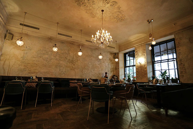 Городское кафе Charlatan на Шота Руставели приглашает на завтрак