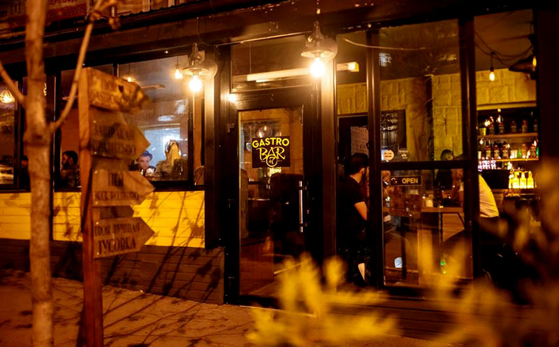 Осінь — не проблема: теплі тераси в ресторанах Києва Осінь — не проблема: теплі тераси в ресторанах Києва