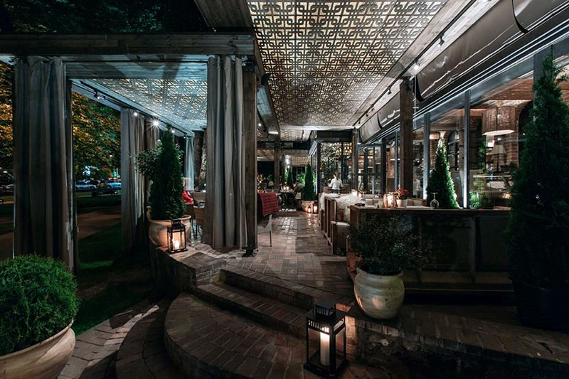 Осінь — не проблема: теплі тераси в ресторанах Києва Осінь — не проблема: теплі тераси в ресторанах Києва