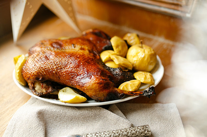 Новорічні кошики у ресторанах Києва – смачні пропозиції для святкового столу Новорічні кошики у ресторанах Києва – смачні пропозиції для святкового столу