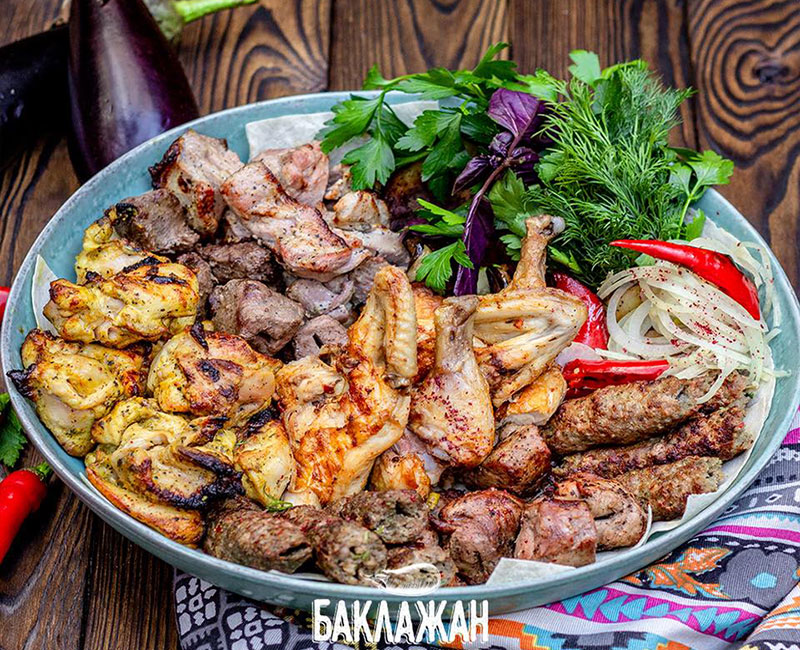 З жару, з полум’я: де шукати мангал-меню в закладах Києва З жару, з полум’я: де шукати мангал-меню в закладах Києва