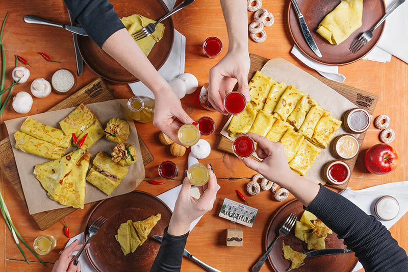 Коли млинець - не комом: Масляна в ресторанах Києва Коли млинець - не комом: Масляна в ресторанах Києва