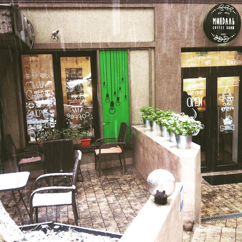 Литература и еда: рестораны-библиотеки в Киеве, где есть, что почитать Литература и еда: рестораны-библиотеки в Киеве, где есть, что почитать