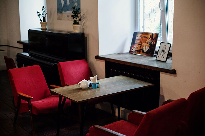 Литература и еда: рестораны-библиотеки в Киеве, где есть, что почитать Литература и еда: рестораны-библиотеки в Киеве, где есть, что почитать