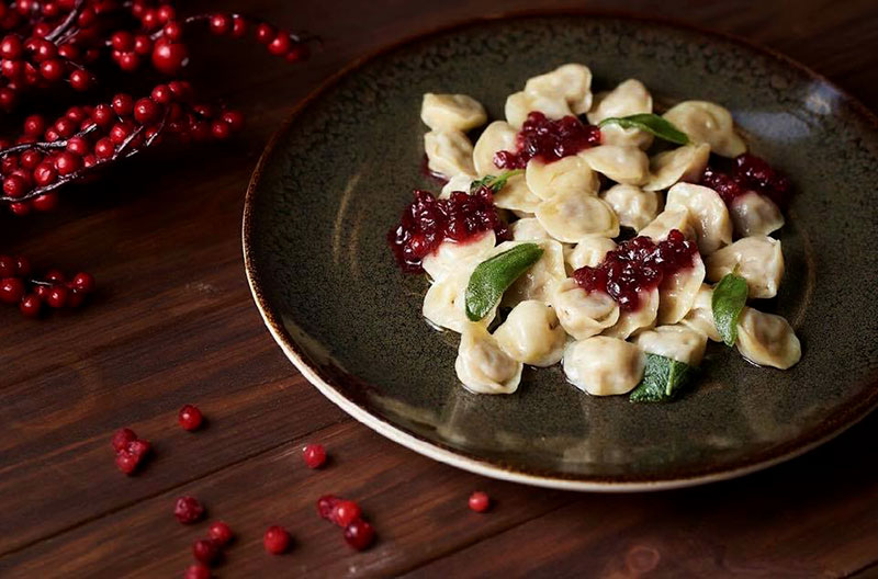 Spring is in the air: де у Києві шукати весняне меню Spring is in the air: де у Києві шукати весняне меню