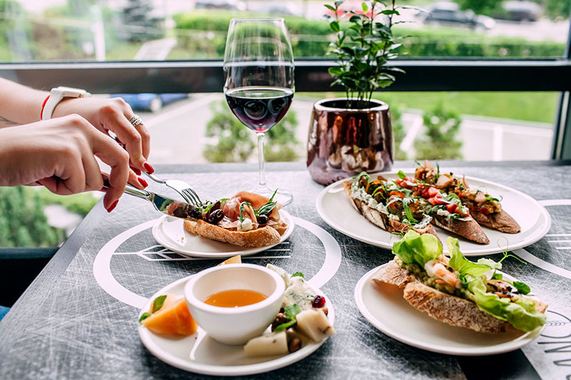 Жаркий сентябрь: 13 новых заведений месяца Жаркий сентябрь: 13 новых заведений месяца