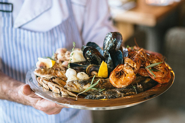 Свіжі морепродукти в ресторані Taverna грецька кухня Свіжі морепродукти в ресторані Taverna грецька кухня