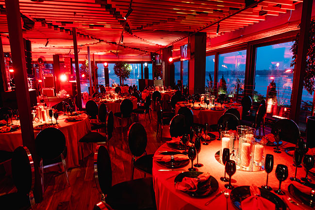 Корпоративи в ресторані Веранда на Дніпрі Корпоративи в ресторані Веранда на Дніпрі