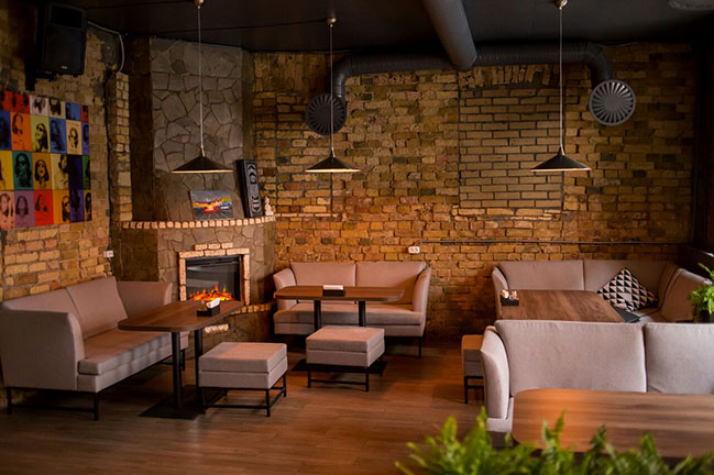 Біля Арсенальної відкривається концептуальний кальян-бар на честь Енді Уорхола Біля Арсенальної відкривається концептуальний кальян-бар на честь Енді Уорхола