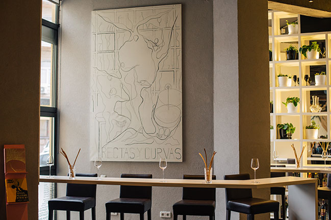 Новий WHITE Bar на Шота Руставелі - місце, де на чолі - вино!