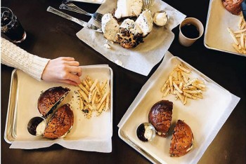 Нове місце (Київ): стрітфуд JOMO на Великій Васильківській