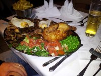 Ресторан, подающий блюда-гиганты