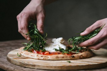 Сири з історією в ресторані 