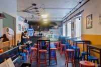 На Гетьмана открыли трэш-бар «Гендель»