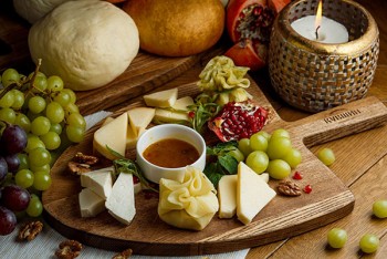 Сирна тарілка в ресторані 