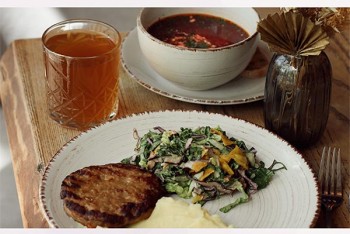 Бізнес-ланч у ресторані 