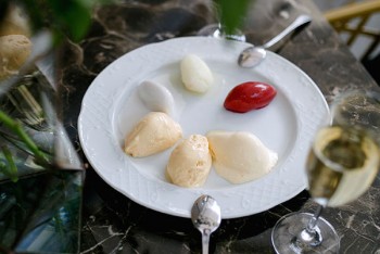 Морозиво і сорбети власного виробництва в ресторані 