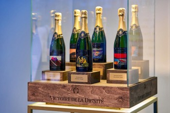 Victoire de la Dignite — Перемога Гідності