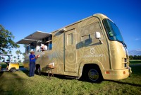 Знаменитый повар открыл грузовик-кафе