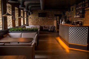 Біля Арсенальної відкривається концептуальний кальян-бар на честь Енді Уорхола