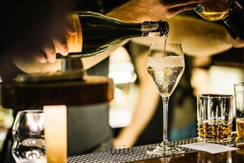 Нове місце (Київ): надихаючий Win Bar на Подолі