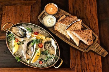 Нове місце (Київ): коктейлі і джаз в Charlatan Café на Шота Руставелі