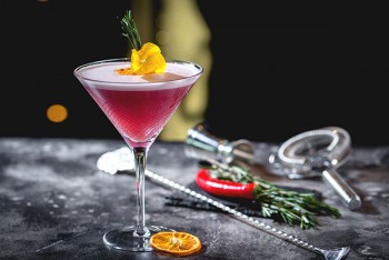 Дванадцять ресторанів Києва з авторськими коктейлями