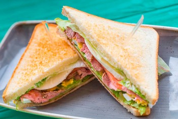 Побутербродим: куда идти за популярным блюдом столицы