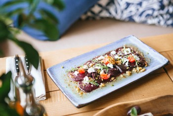 Нове місце (Київ): ресторан грецької кухні Taverna