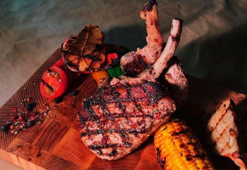 Sorry Vegans: новый стейкхаус на бульваре Тараса Шевченко