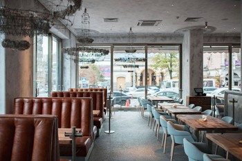 Нове місце: Holy Chick - курка мрії і авторські коктейлі в центрі Києва