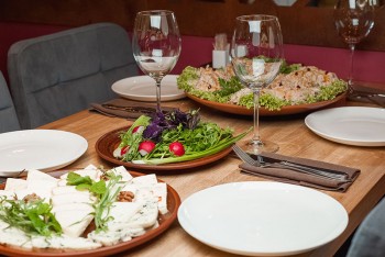 Праздник сбора урожая винограда в ресторане Suluguni