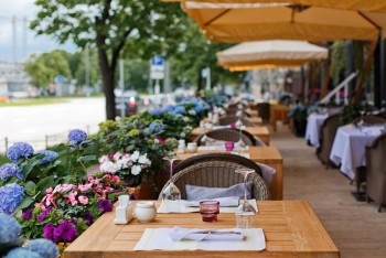 Гармонія смаку: огляд літніх терас ресторанів Києва (частина 1)